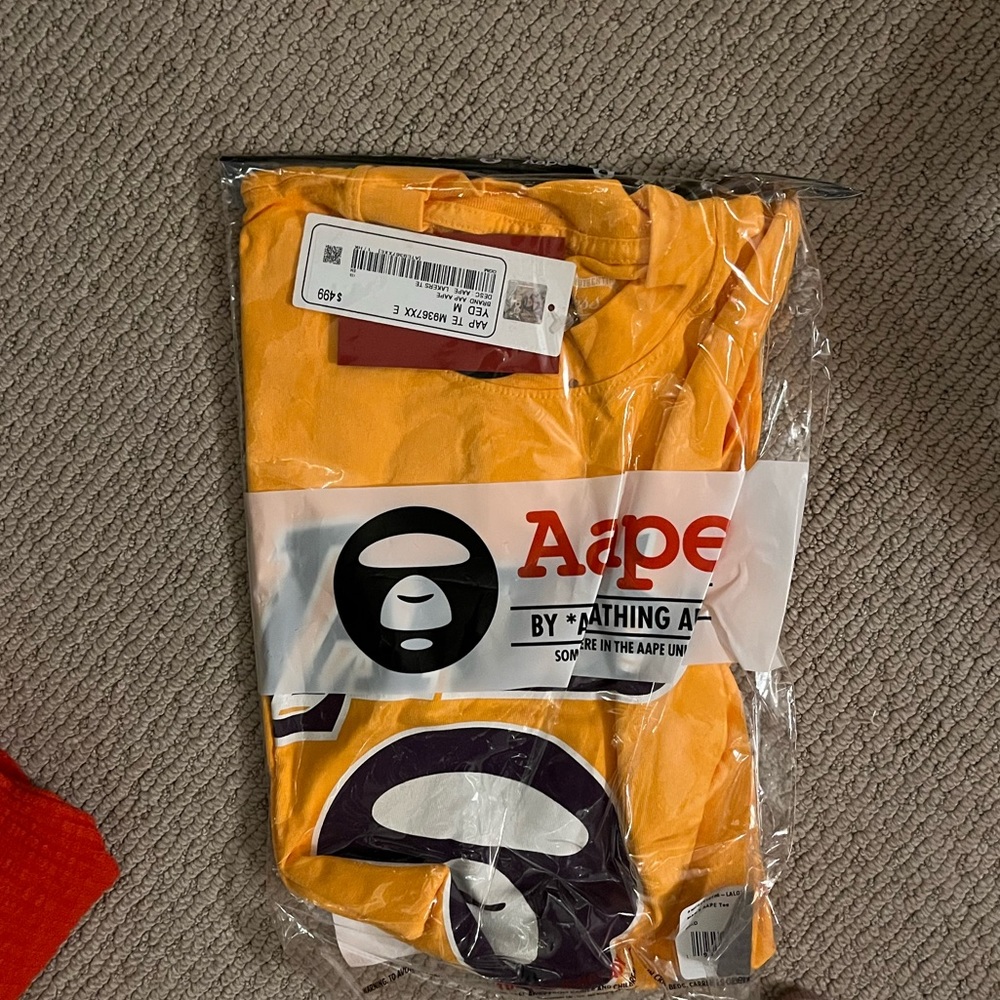 Bathing Ape xx Mitchell & Ness Laker Tee - Picture 3 of 6